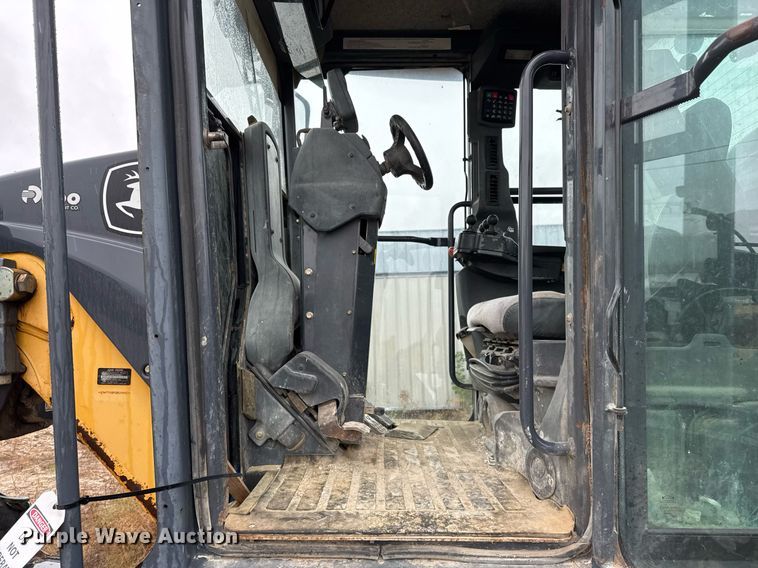 image for item EJ3354 2011 John Deere 772G motor grader
