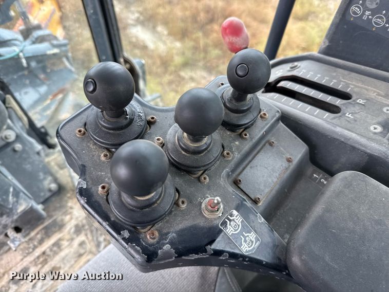 image for item EJ3354 2011 John Deere 772G motor grader