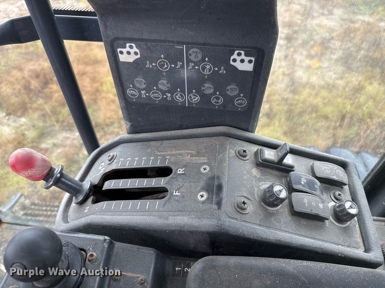 image for item EJ3354 2011 John Deere 772G motor grader