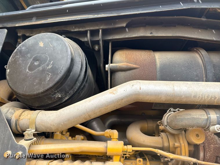 image for item EJ3354 2011 John Deere 772G motor grader