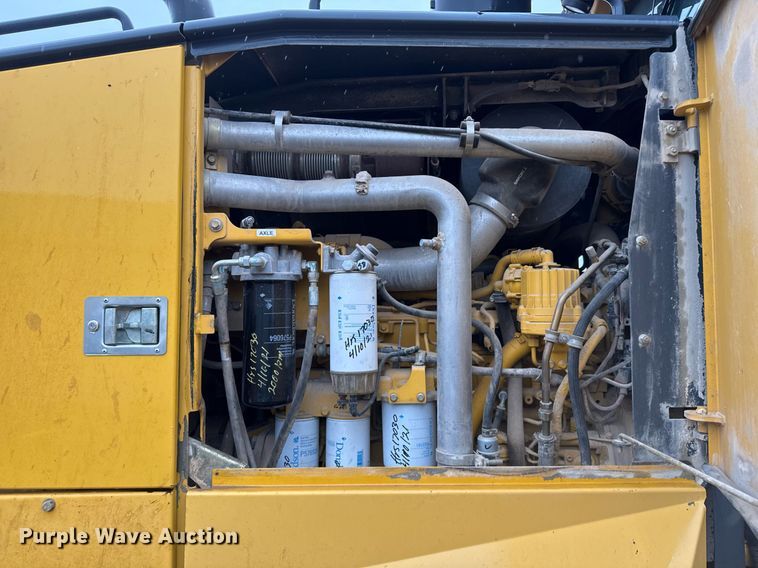 image for item EJ3354 2011 John Deere 772G motor grader