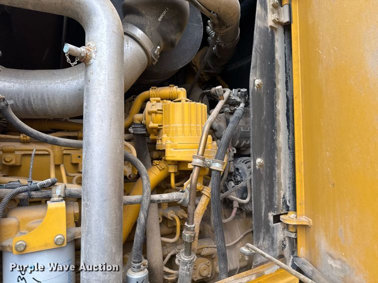 image for item EJ3354 2011 John Deere 772G motor grader