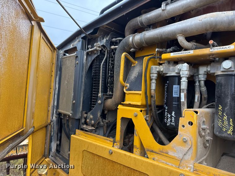 image for item EJ3354 2011 John Deere 772G motor grader