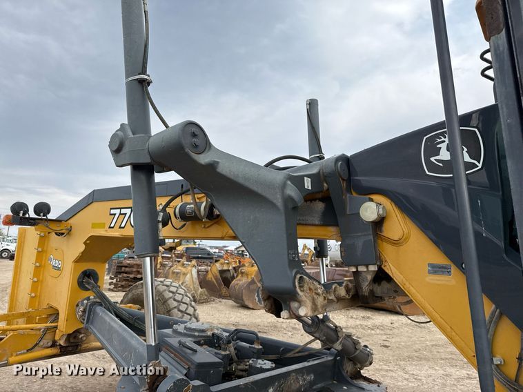image for item EJ3357 2014 John Deere 770G motor grader