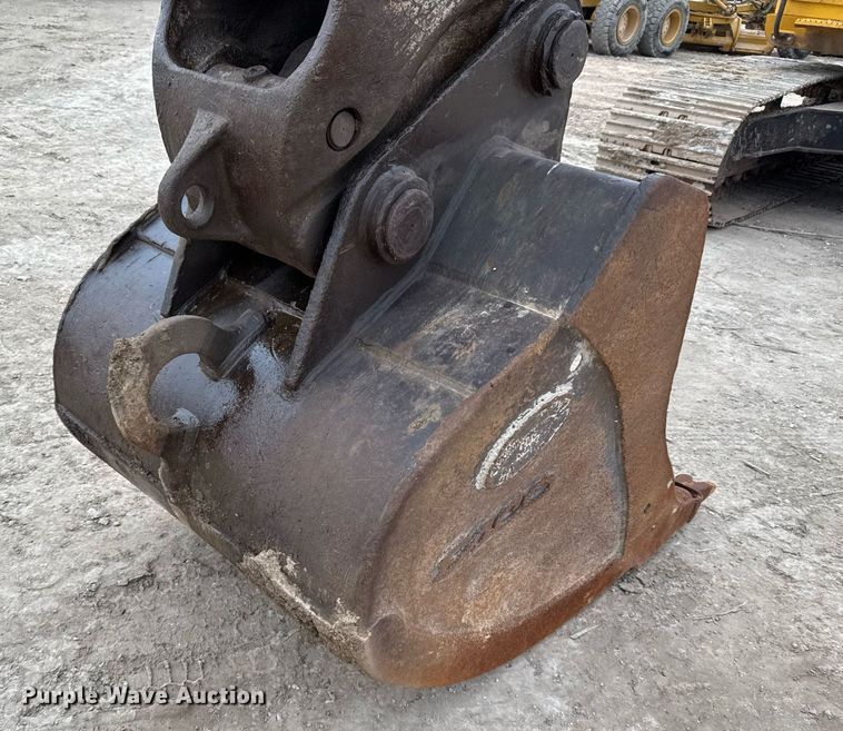 image for item EJ3358 2018 John Deere 210G LC excavator