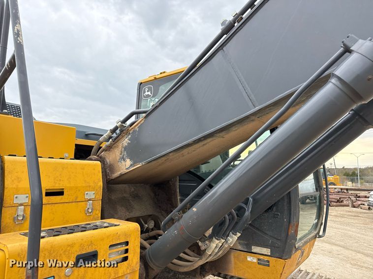 image for item EJ3358 2018 John Deere 210G LC excavator