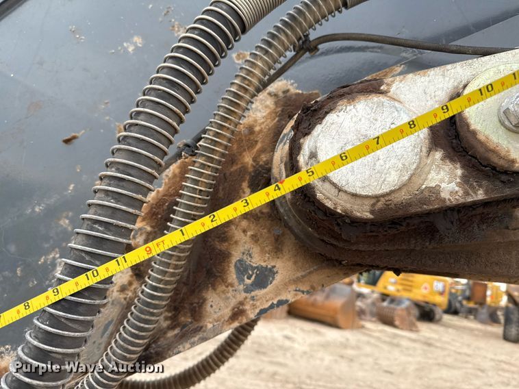 image for item EJ3358 2018 John Deere 210G LC excavator