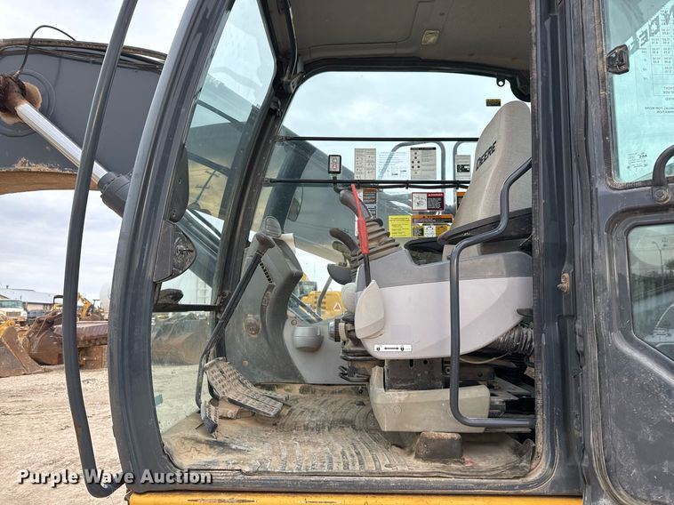 image for item EJ3358 2018 John Deere 210G LC excavator