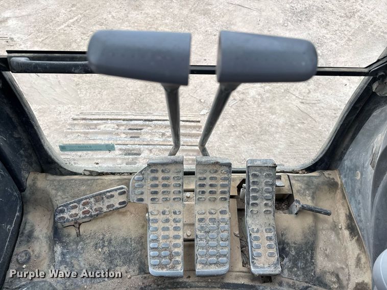 image for item EJ3358 2018 John Deere 210G LC excavator