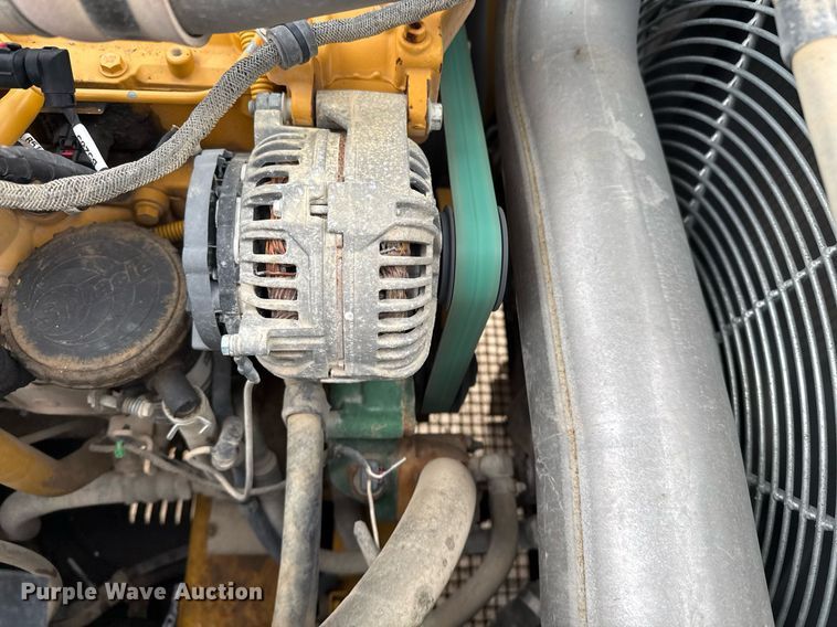 image for item EJ3358 2018 John Deere 210G LC excavator