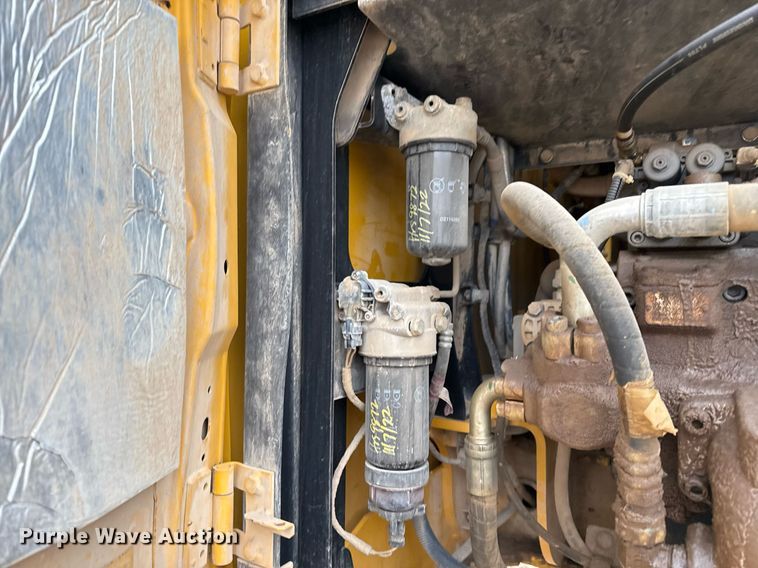 image for item EJ3358 2018 John Deere 210G LC excavator