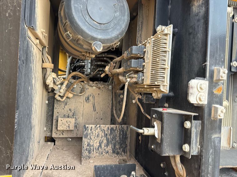 image for item EJ3358 2018 John Deere 210G LC excavator