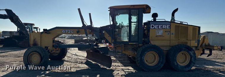 image for item EJ3359 2011 John Deere 672G motor grader