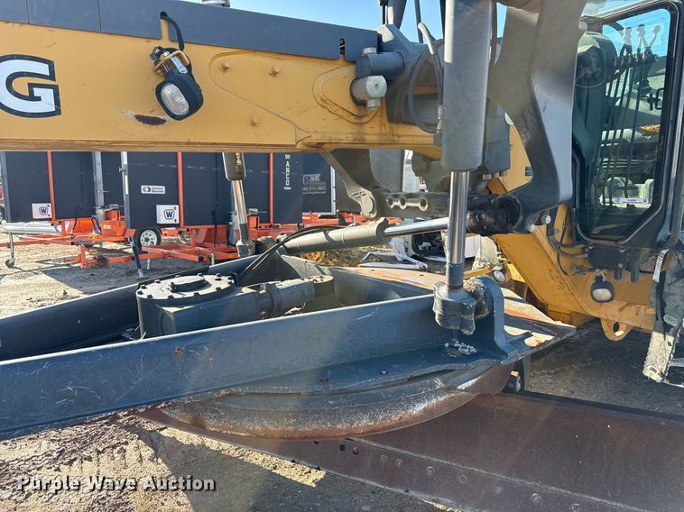 image for item EJ3359 2011 John Deere 672G motor grader