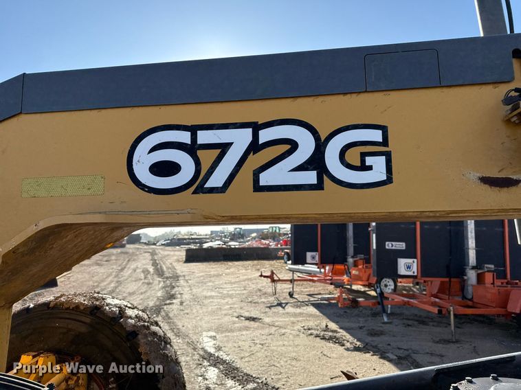 image for item EJ3359 2011 John Deere 672G motor grader