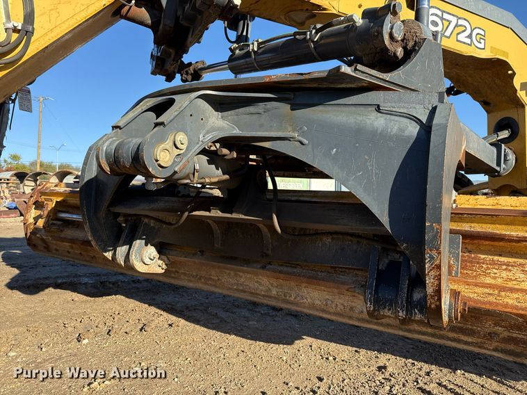 image for item EJ3359 2011 John Deere 672G motor grader