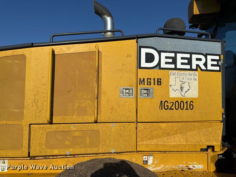 image for item EJ3359 2011 John Deere 672G motor grader