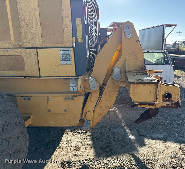 image for item EJ3359 2011 John Deere 672G motor grader