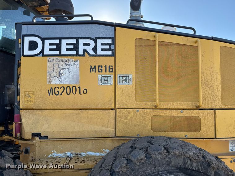 image for item EJ3359 2011 John Deere 672G motor grader