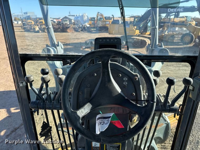 image for item EJ3359 2011 John Deere 672G motor grader