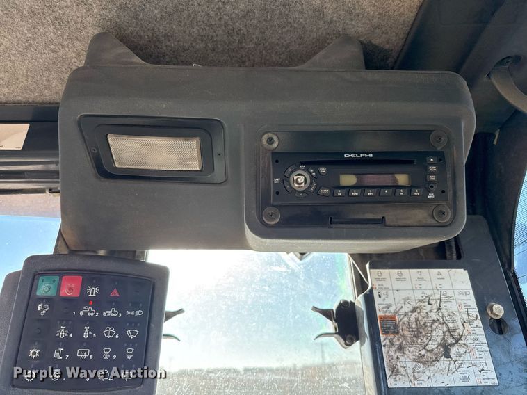 image for item EJ3359 2011 John Deere 672G motor grader