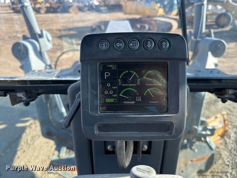 image for item EJ3359 2011 John Deere 672G motor grader