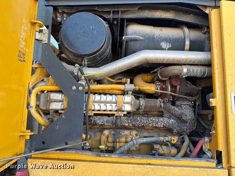 image for item EJ3359 2011 John Deere 672G motor grader