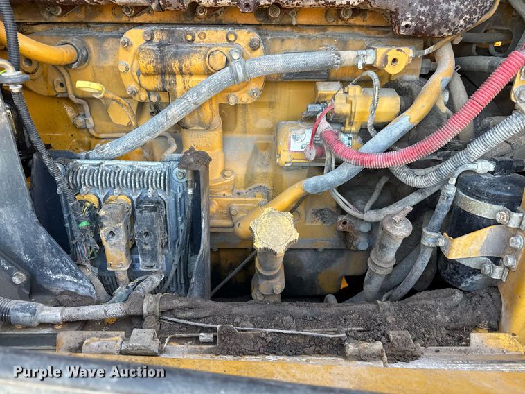 image for item EJ3359 2011 John Deere 672G motor grader