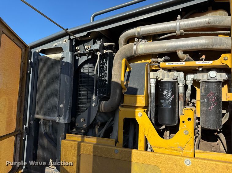 image for item EJ3359 2011 John Deere 672G motor grader