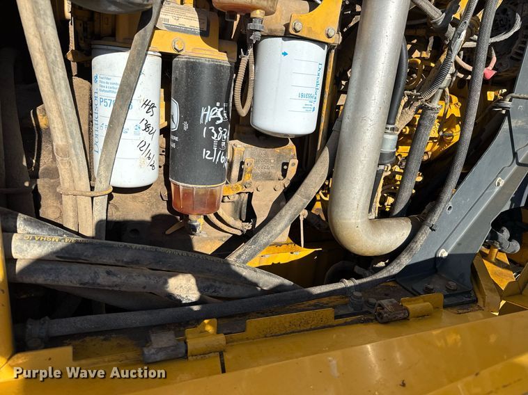 image for item EJ3359 2011 John Deere 672G motor grader