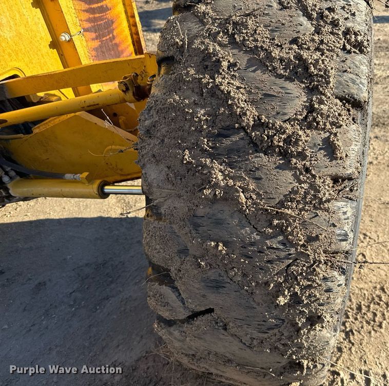 image for item EJ3359 2011 John Deere 672G motor grader