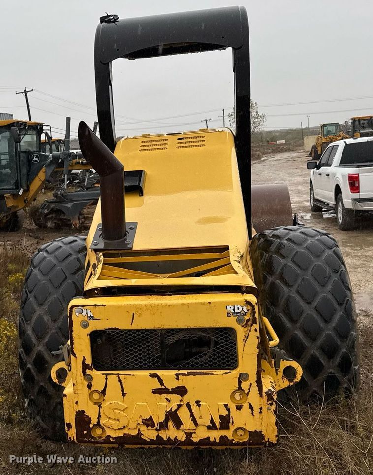 image for item EJ3368 Sakai SV540D single drum vibratory roller