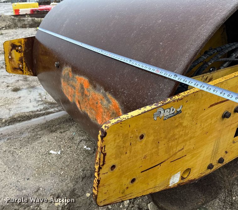 image for item EJ3368 Sakai SV540D single drum vibratory roller