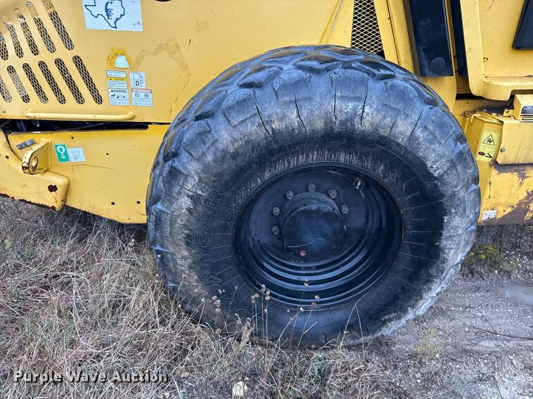 image for item EJ3368 Sakai SV540D single drum vibratory roller