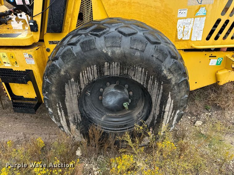 image for item EJ3368 Sakai SV540D single drum vibratory roller