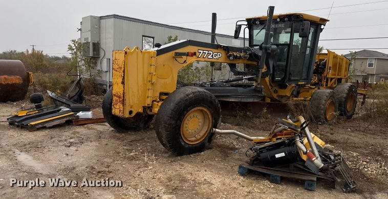 image for item EJ3369 2013 John Deere 772G motor grader