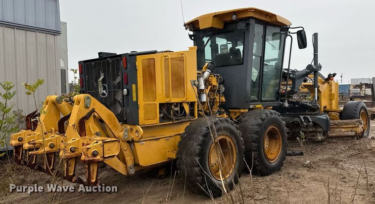 image for item EJ3369 2013 John Deere 772G motor grader