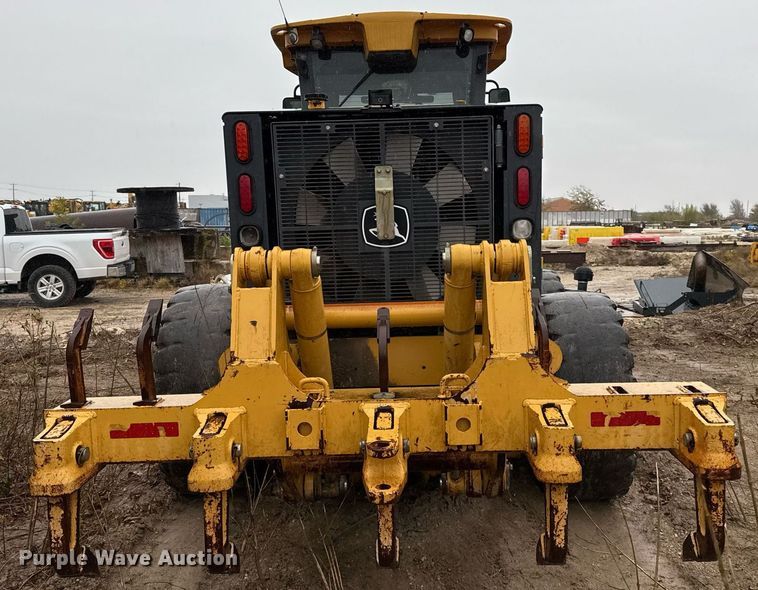 image for item EJ3369 2013 John Deere 772G motor grader