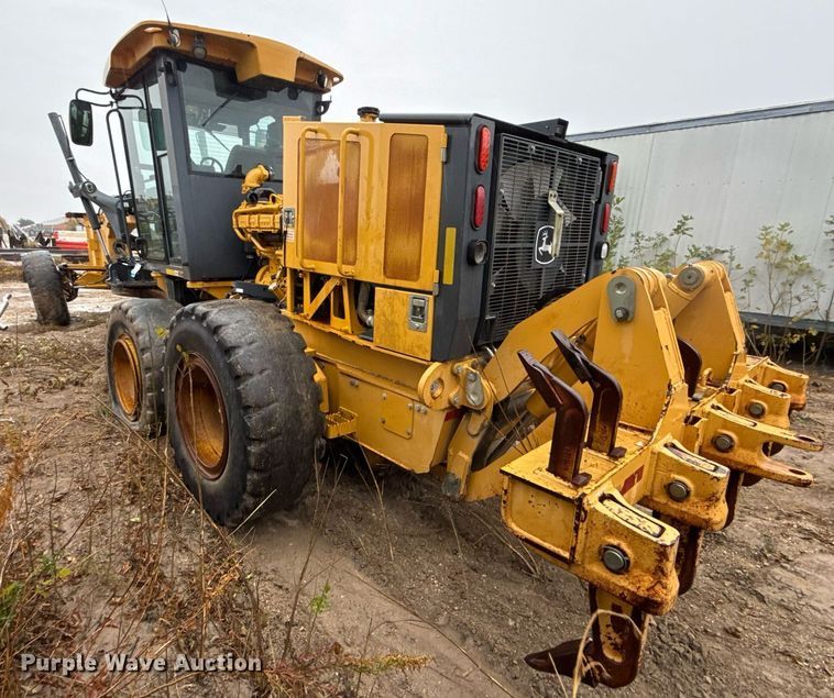 image for item EJ3369 2013 John Deere 772G motor grader