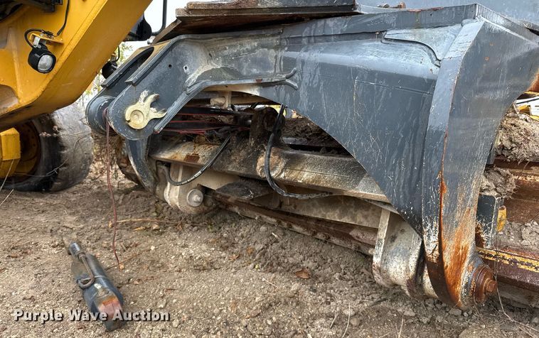 image for item EJ3369 2013 John Deere 772G motor grader