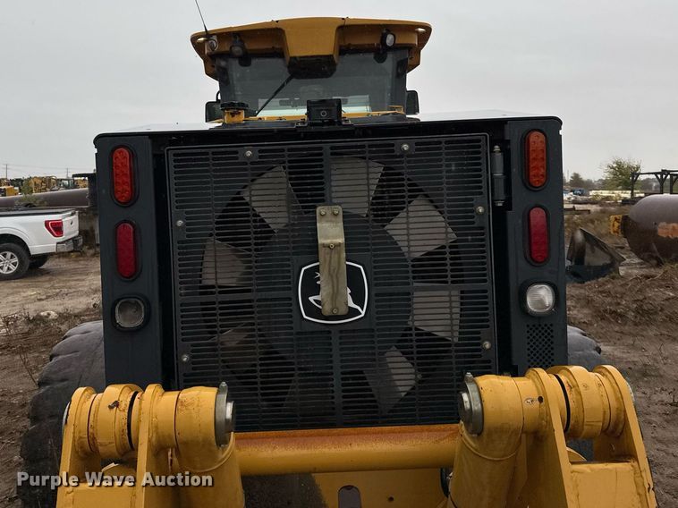 image for item EJ3369 2013 John Deere 772G motor grader