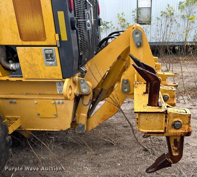 image for item EJ3369 2013 John Deere 772G motor grader