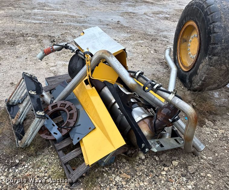 image for item EJ3369 2013 John Deere 772G motor grader