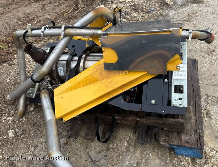 image for item EJ3369 2013 John Deere 772G motor grader