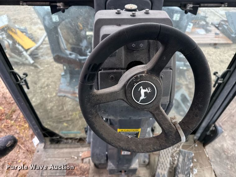 image for item EJ3369 2013 John Deere 772G motor grader