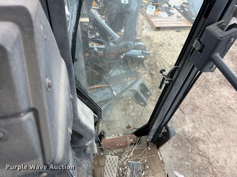 image for item EJ3369 2013 John Deere 772G motor grader