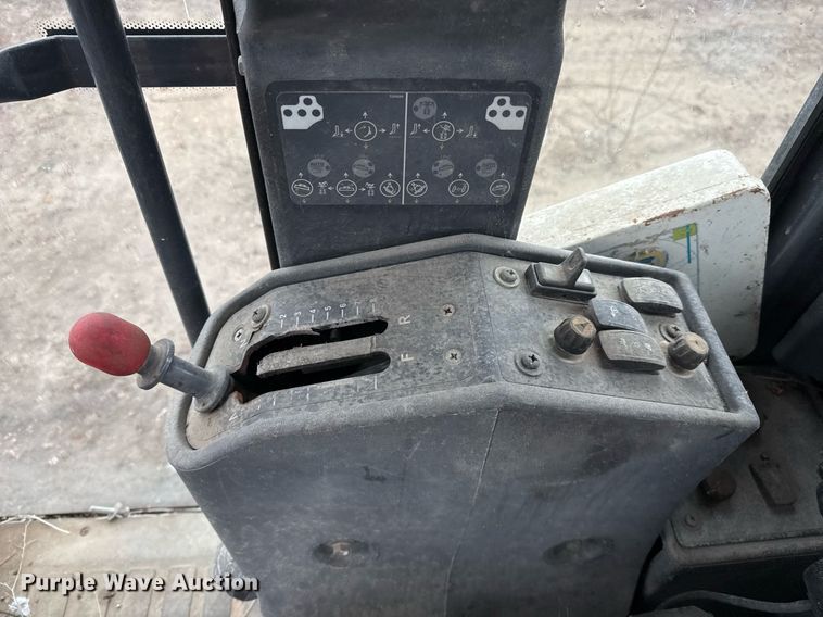 image for item EJ3369 2013 John Deere 772G motor grader