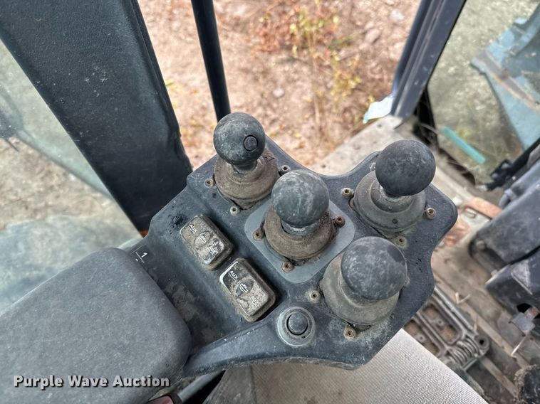 image for item EJ3369 2013 John Deere 772G motor grader