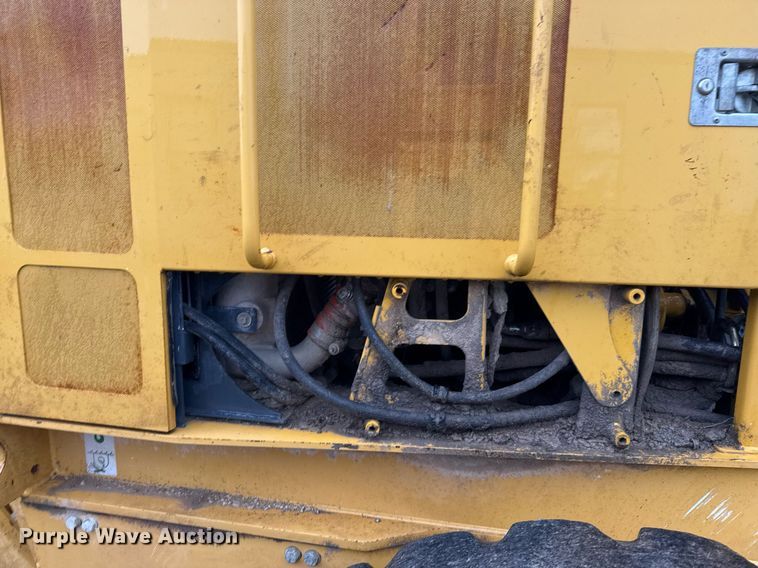 image for item EJ3369 2013 John Deere 772G motor grader