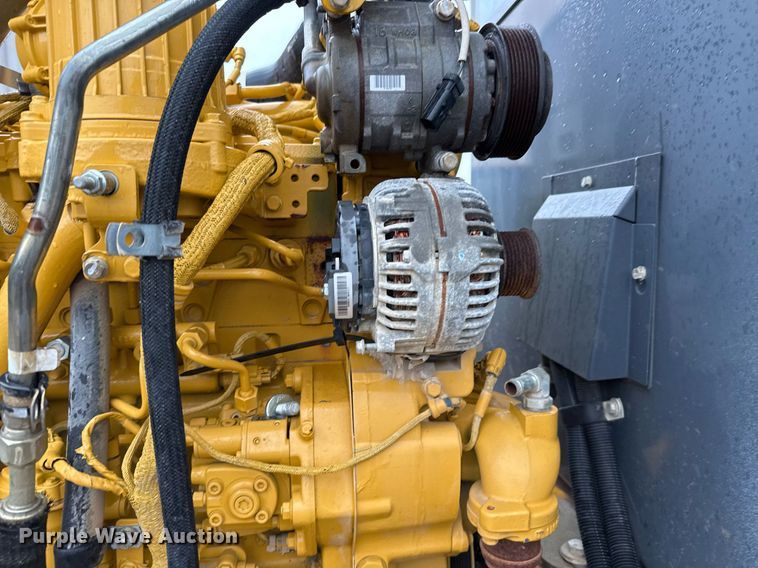 image for item EJ3369 2013 John Deere 772G motor grader